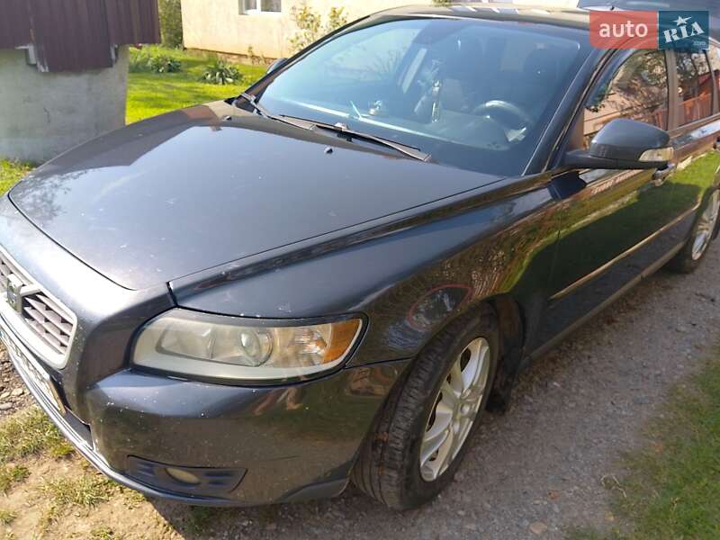 Volvo V50
