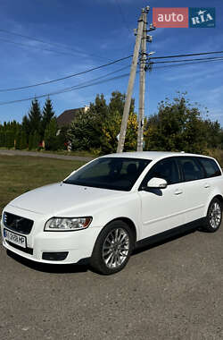 Volvo V50  2010
