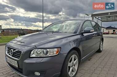 Volvo V50  2011