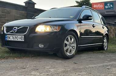 Volvo V50  2011