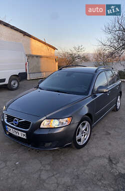 Volvo V50  2011