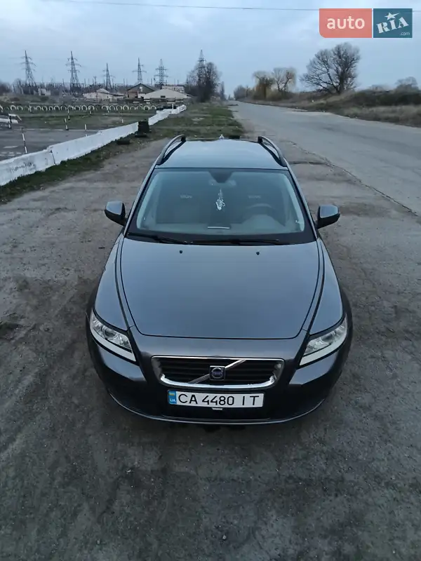 Volvo V50