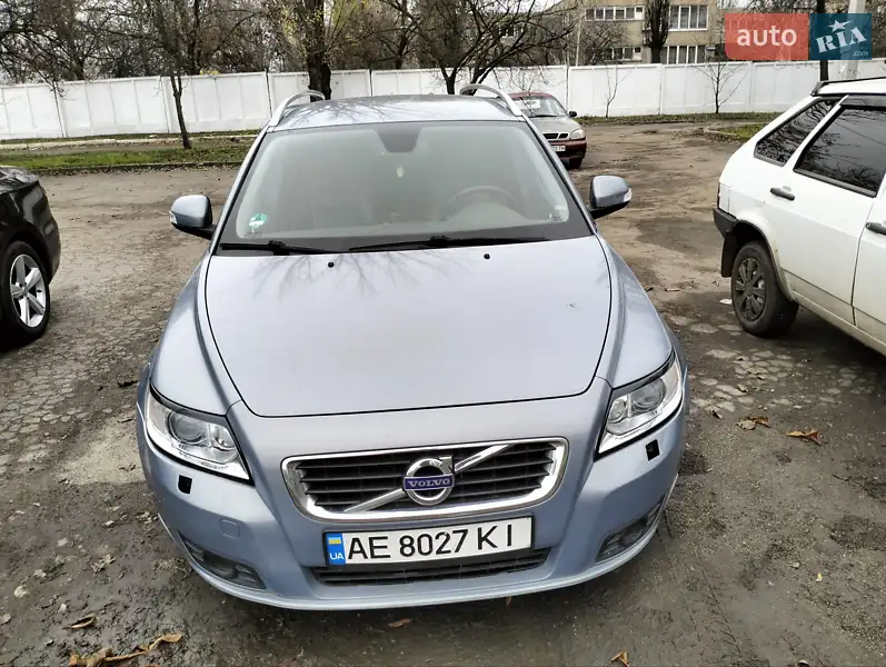 Volvo V50