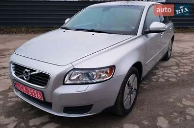 Volvo V50  2010