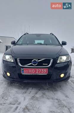 Volvo V50  2011