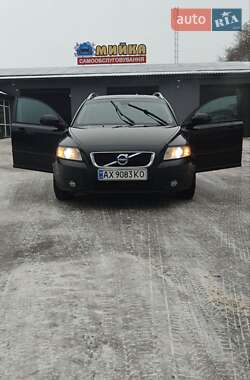 Volvo V50  2011