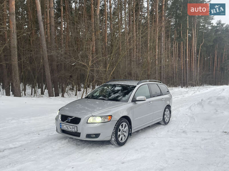 Volvo V50