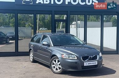 Volvo V50  2010