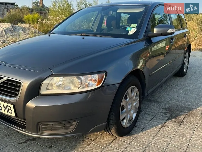 Volvo V50