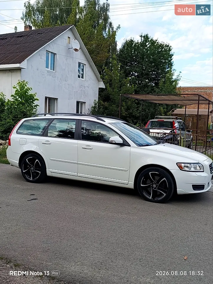 2010 Volvo V50 - фото 1