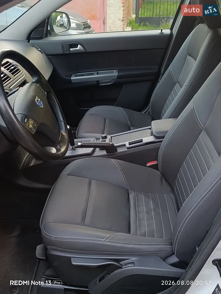 2010 Volvo V50 - мініатюра 3