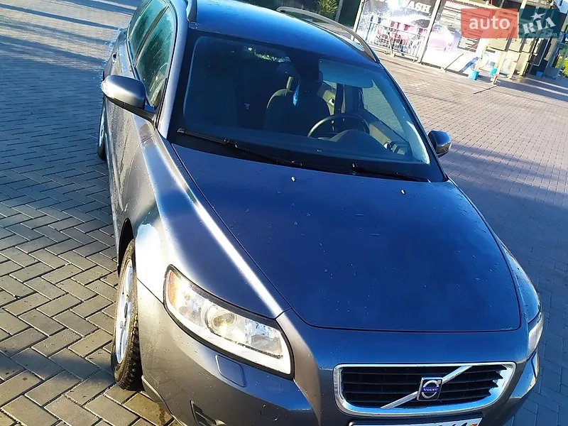 Volvo V50