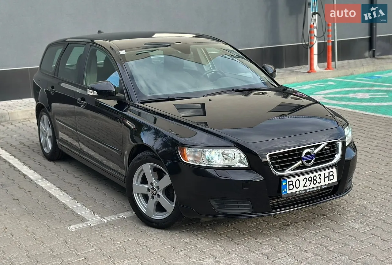 2010 Volvo V50 - фото 1