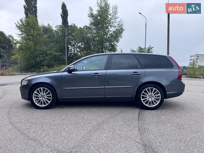 Volvo V50