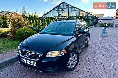Volvo V50  2011