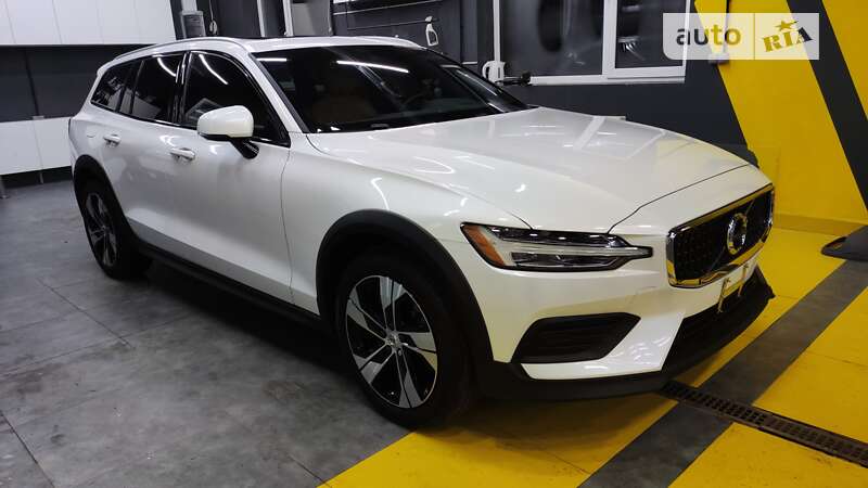 Volvo V60 Cross Country