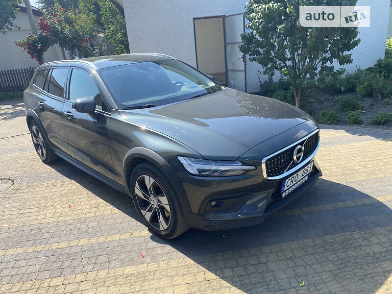 Volvo V60 Cross Country