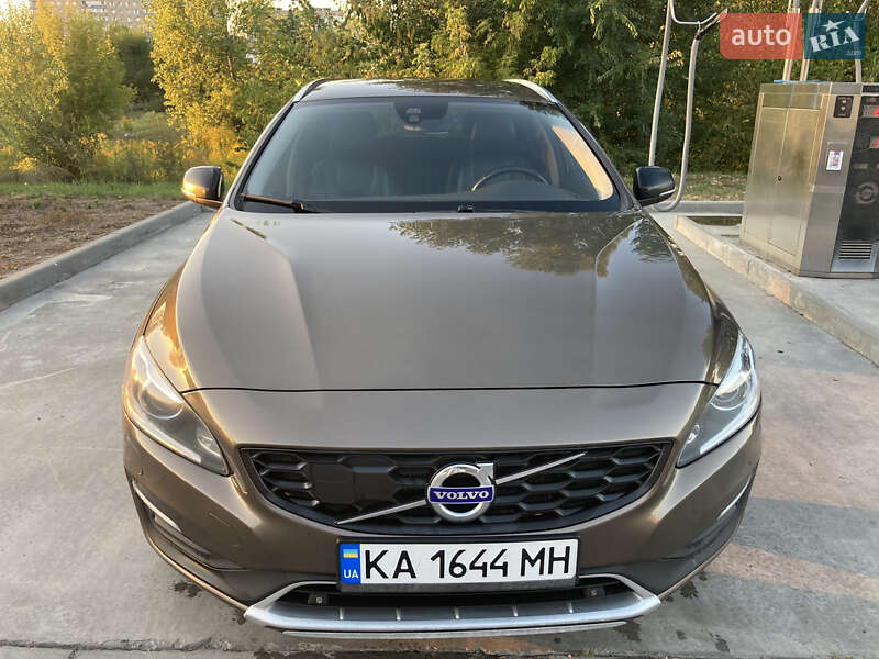 Volvo V60 Cross Country