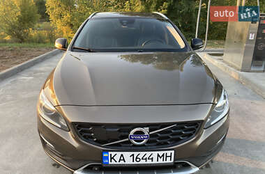 Volvo V60 Cross Country  2017
