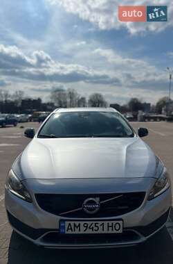 Volvo V60 Cross Country 2016