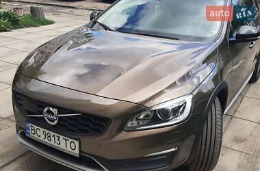 Volvo V60 Cross Country 2017