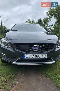 Volvo V60 Cross Country  2016
