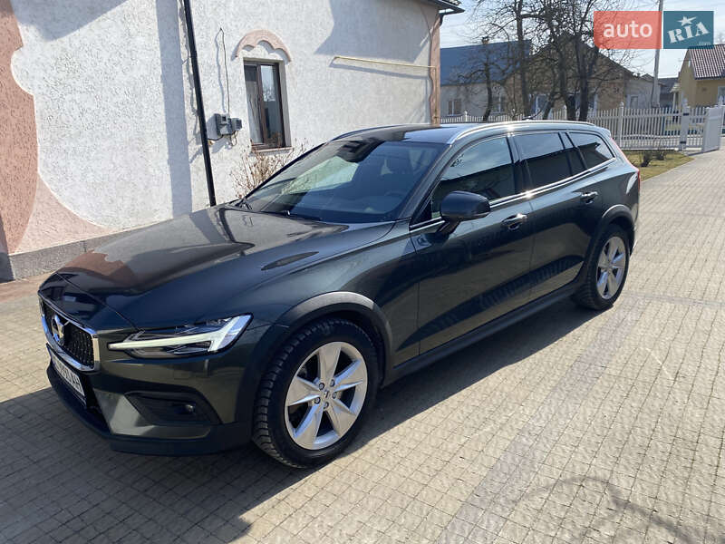Volvo V60 Cross Country