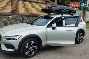 Volvo V60 Cross Country  2020