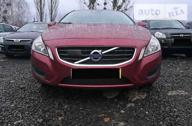 Volvo V60 D3 2013