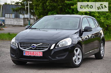 Volvo V60 DIESEL AUTOMAT 2013