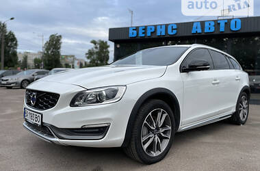 Volvo V60 cross country  2016