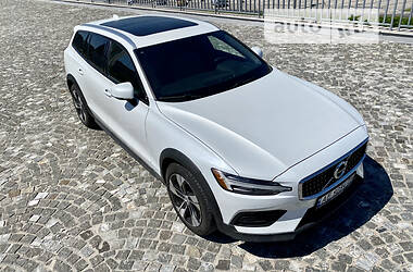 Volvo V60 Cross Country AWD 2020