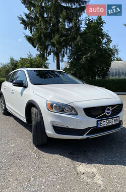 Volvo V60 Cross Country  2015
