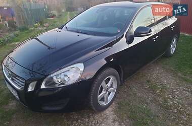 Volvo V60  2012