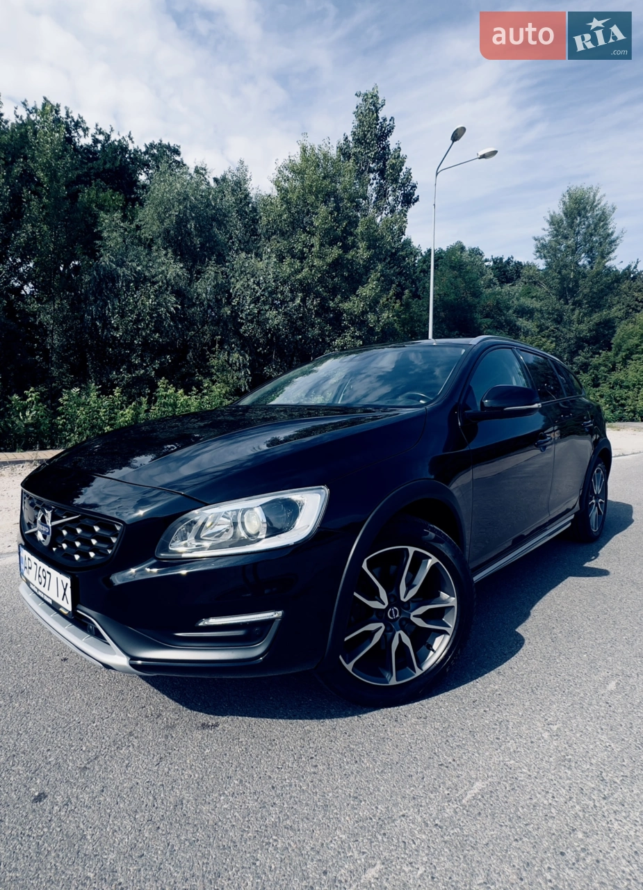 2015 Volvo V60 - фото 1