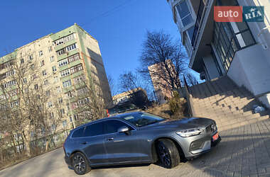 Volvo V60  2020