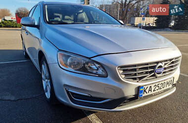 Volvo V60  2015
