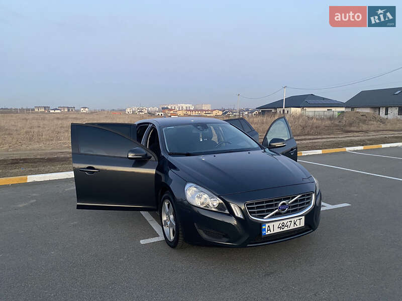 Универсал Volvo V60 2011 в Киеве