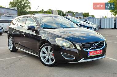 Volvo V60  2011