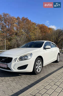 Volvo V60  2012