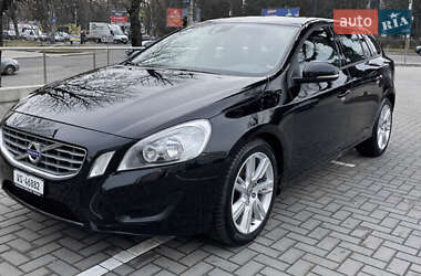 Volvo V60  2012