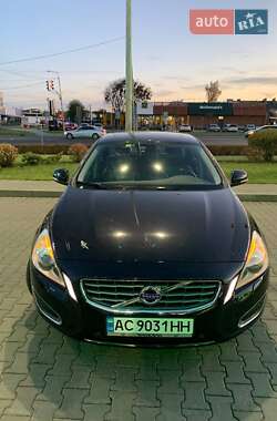 Volvo V60  2011