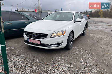 Volvo V60  2015