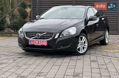 Volvo V60  2012