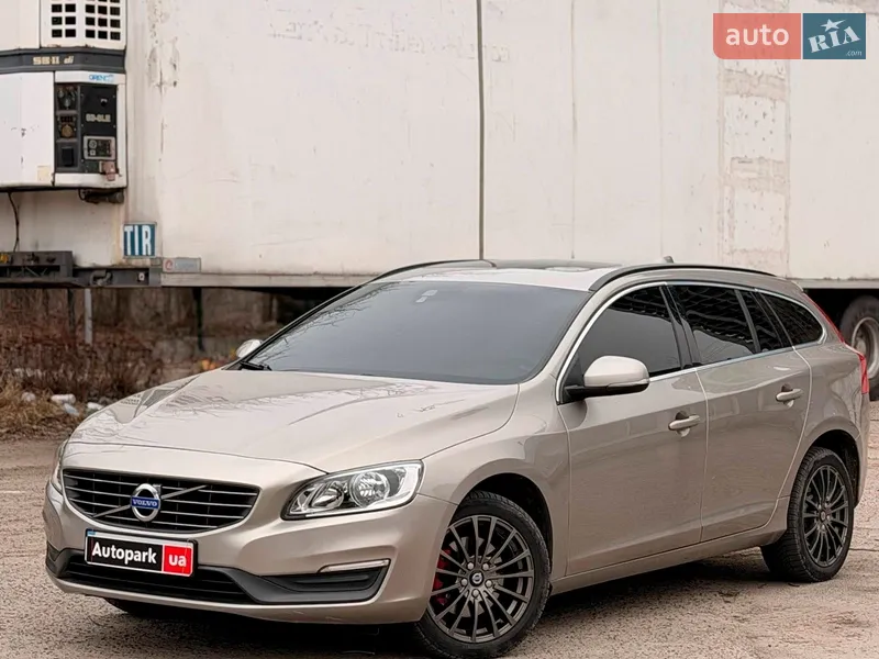 Volvo V60 2015