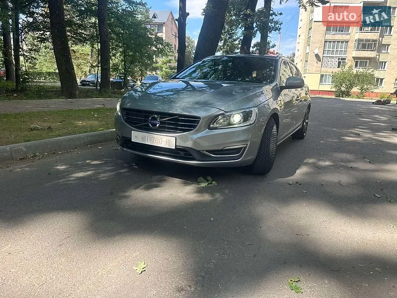 Volvo V60 2015