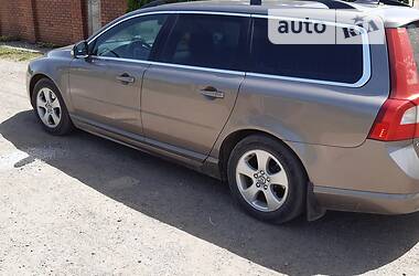 Volvo V70  2010