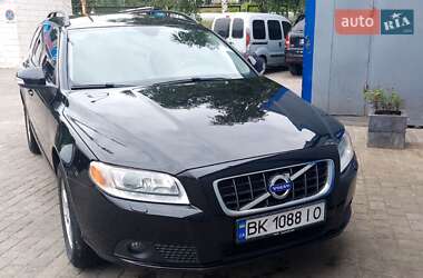 Volvo V70  2011