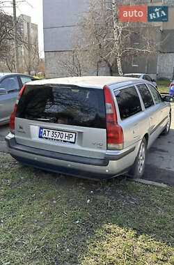 Volvo V70  2002