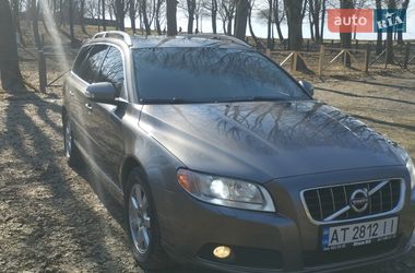 Volvo V70  2010